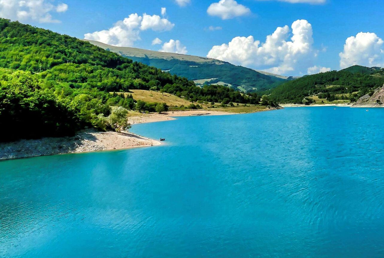 Twoje wakacje nad Jeziorem Ledro: Gdzie zatrzymać się w Trentino, Włochy