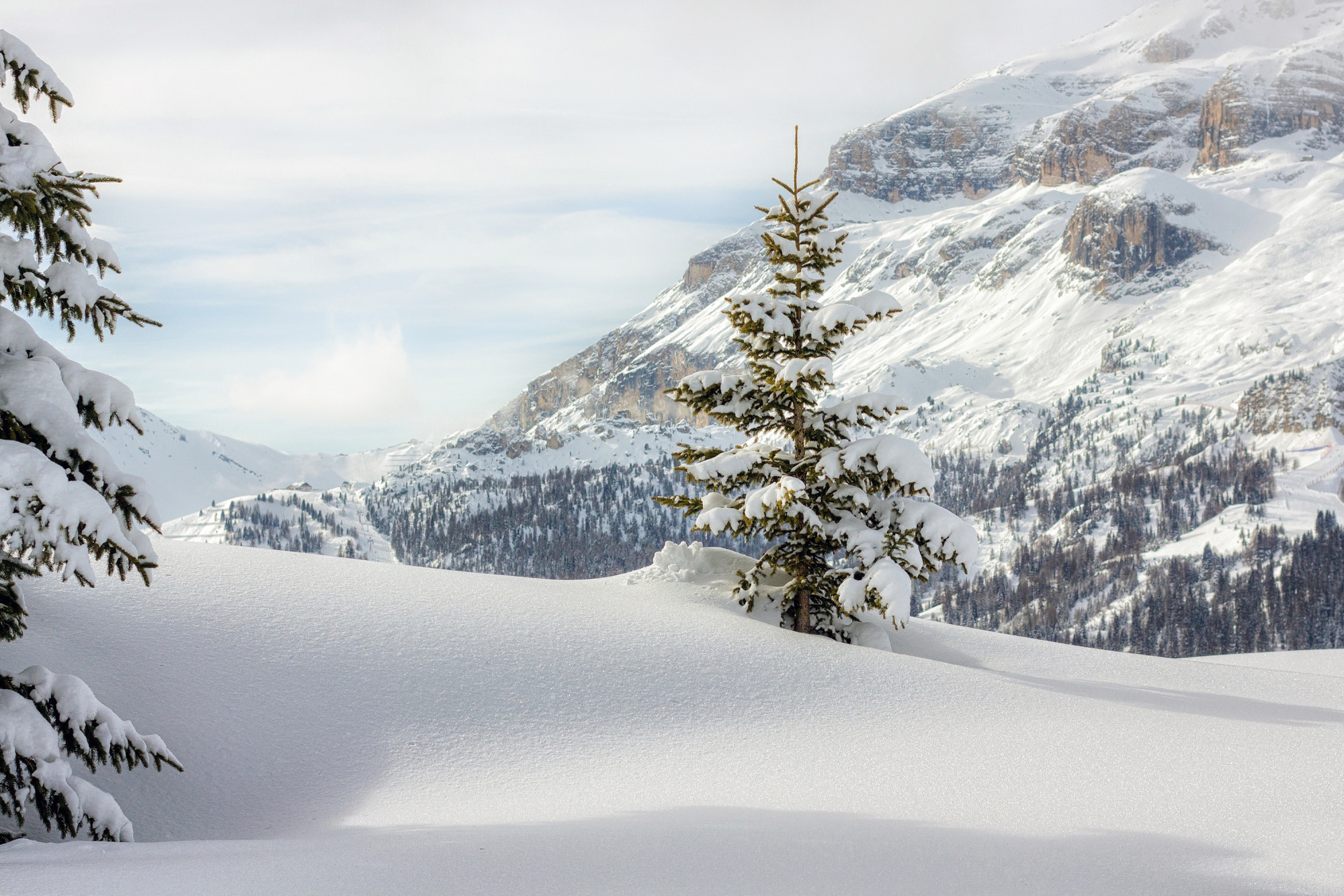 Przygotuj plecak na zimowe wędrówki: Co zabrać w góry zimą?